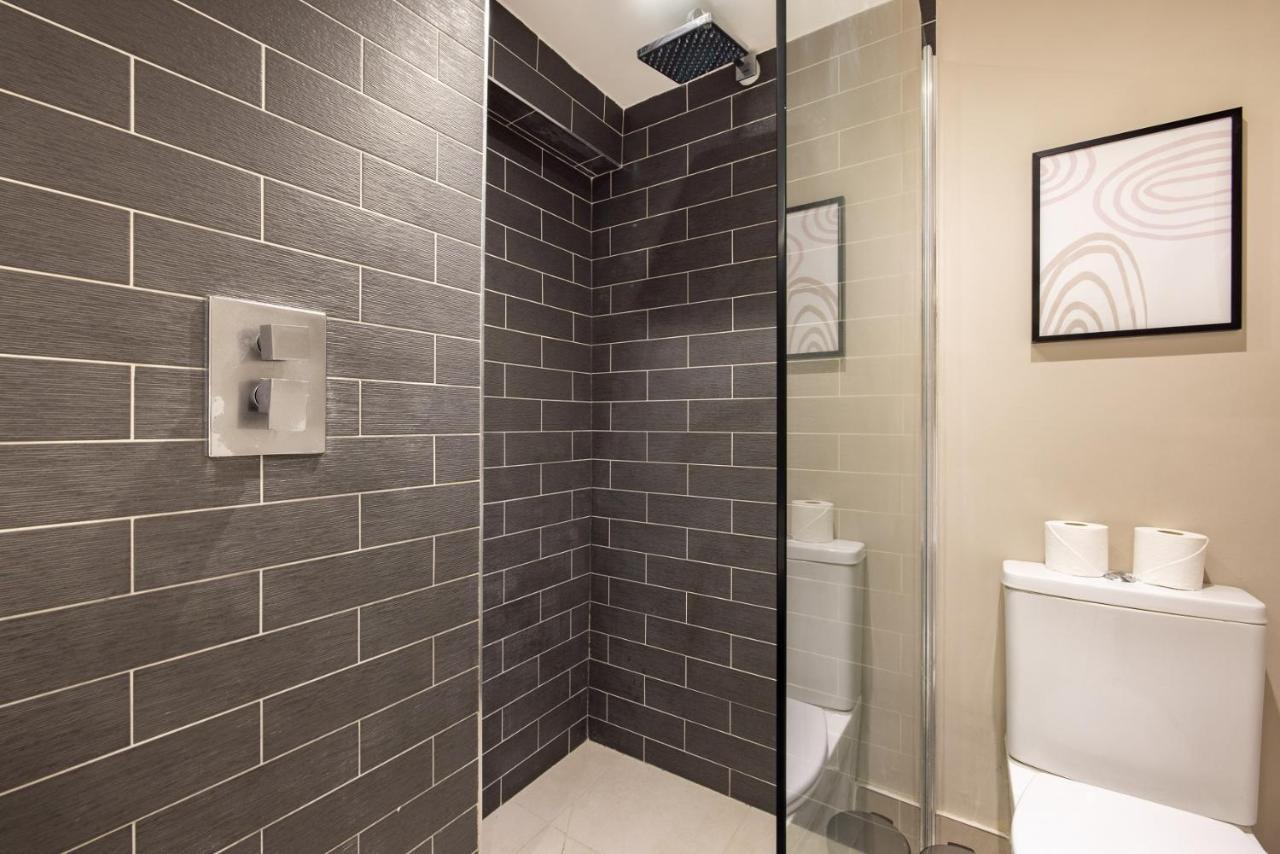 런던 The Paddington Flat - Modern 2Bdr With Patio 아파트 외부 사진